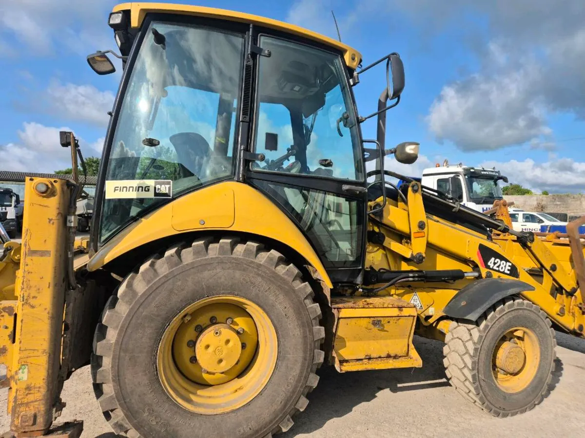 Backhoe loader - Image 3
