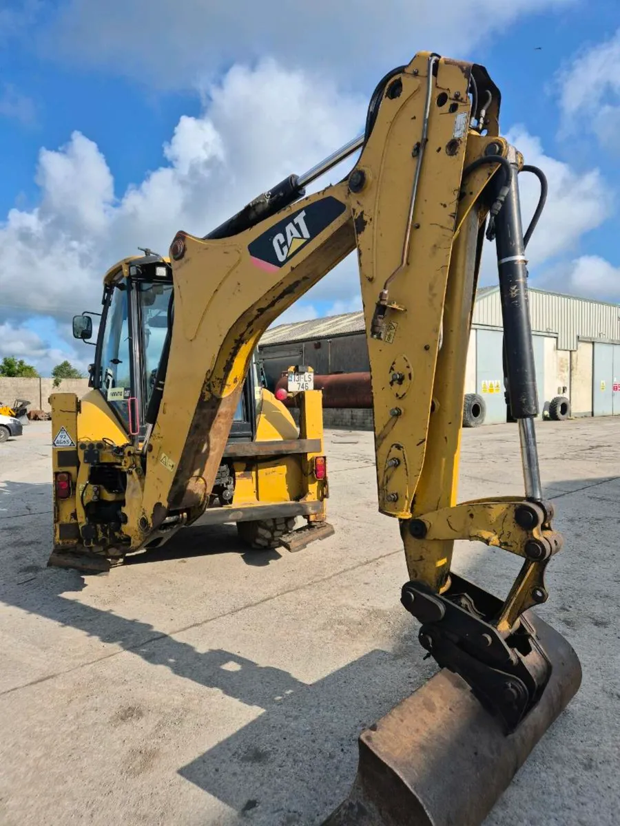 Backhoe loader - Image 4