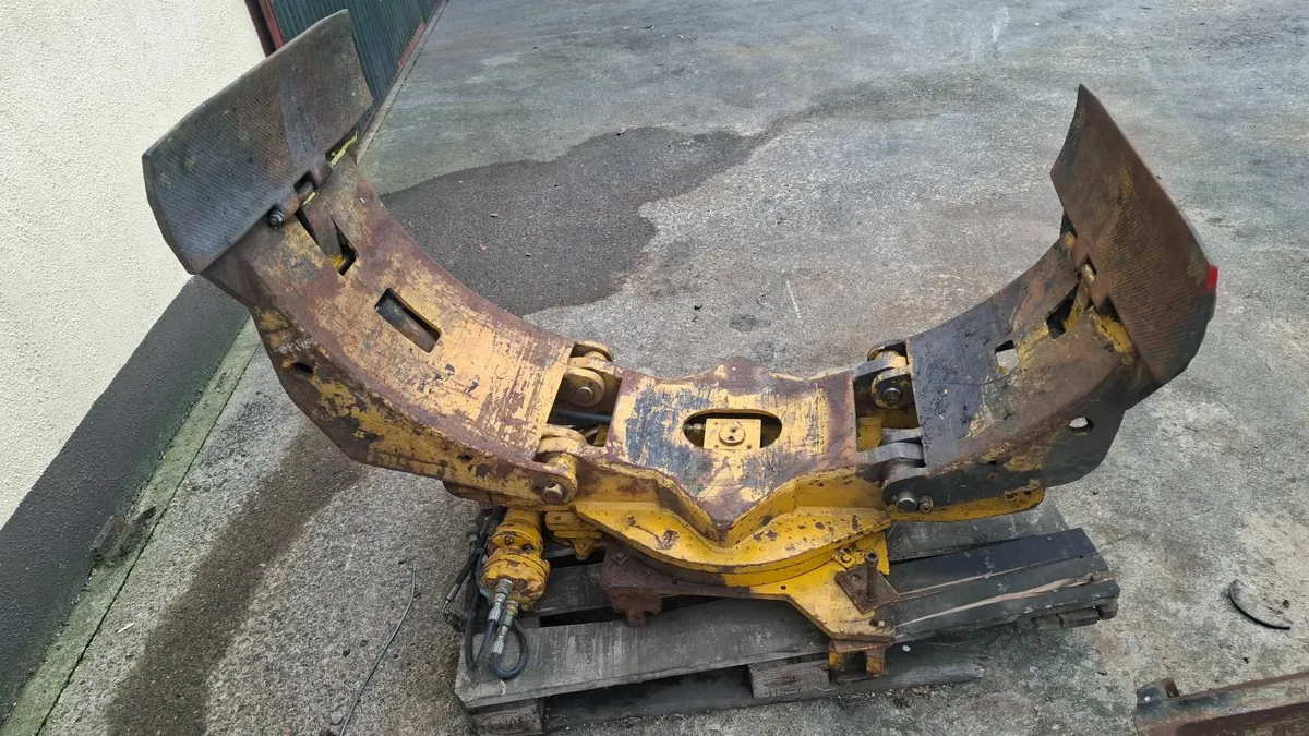Forklift  rotator grab