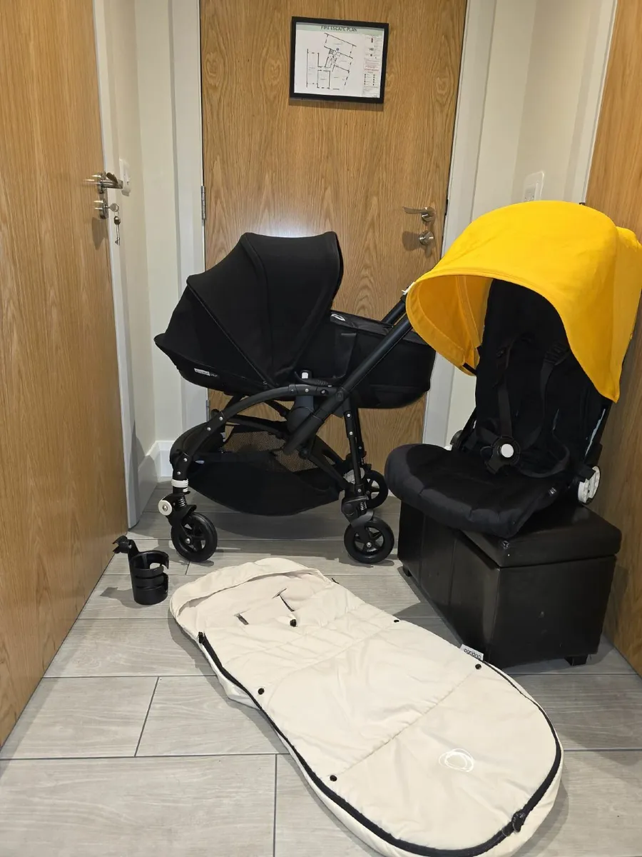 Immaculate Bugaboo Bee5 pram, buggy accesories - Image 1
