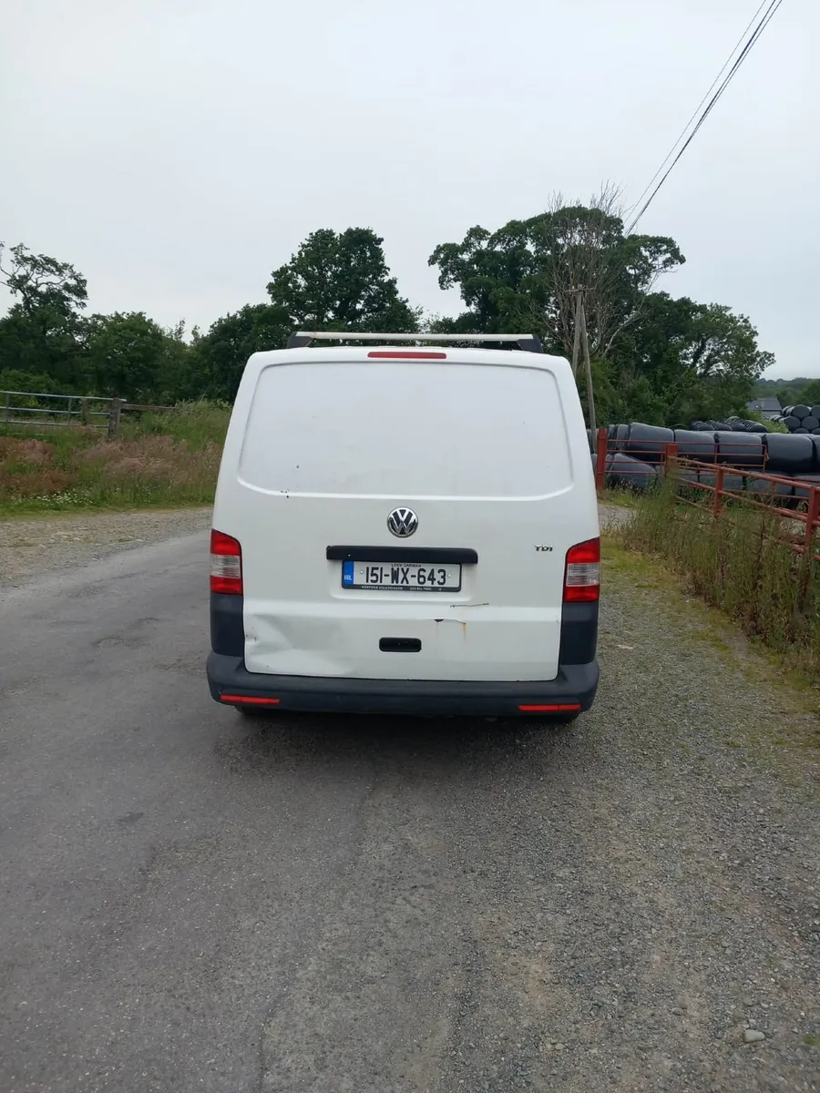 Volkswagen Transporter 2015 - Image 2