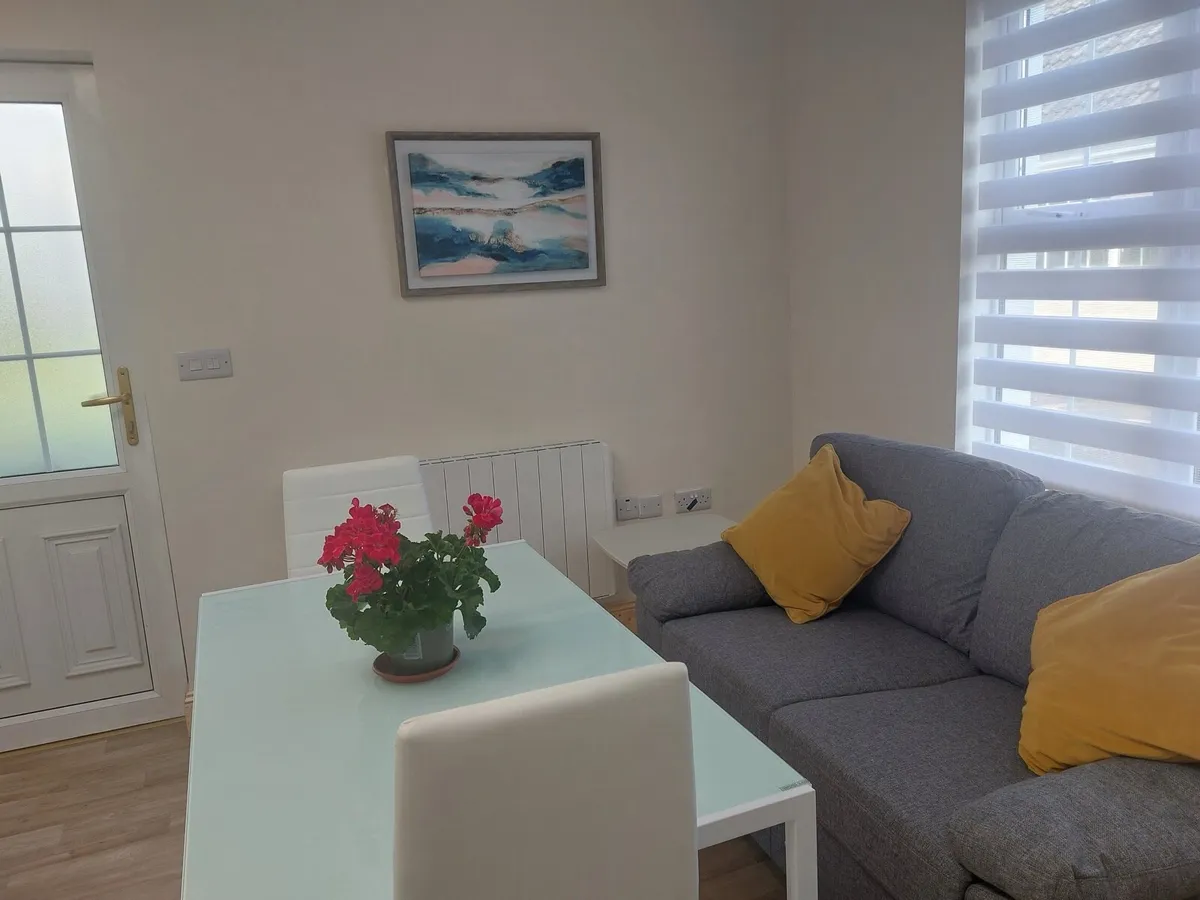 Doonvalley Cosy Studio Apartment - Image 4