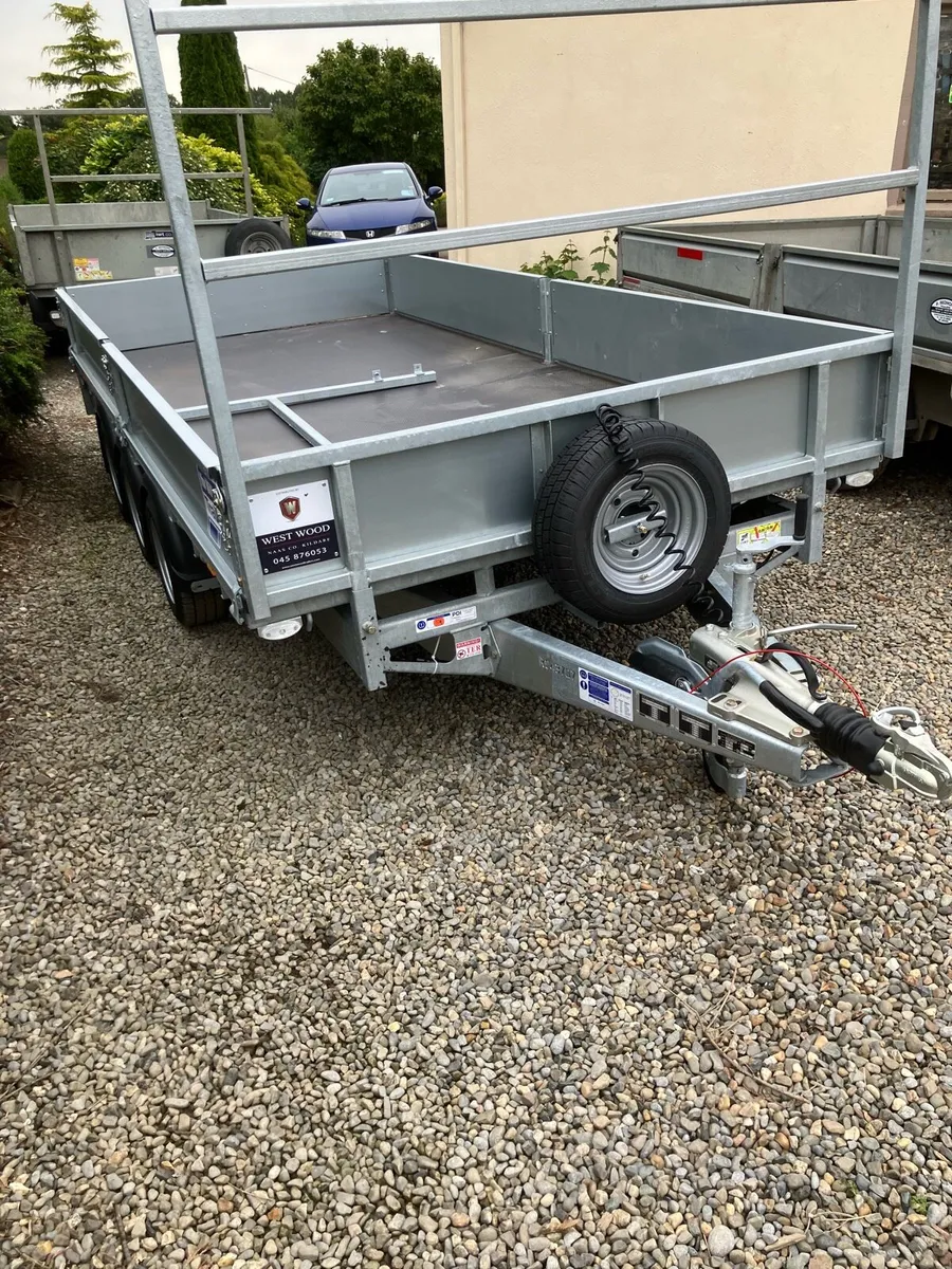 Trailer - Image 1