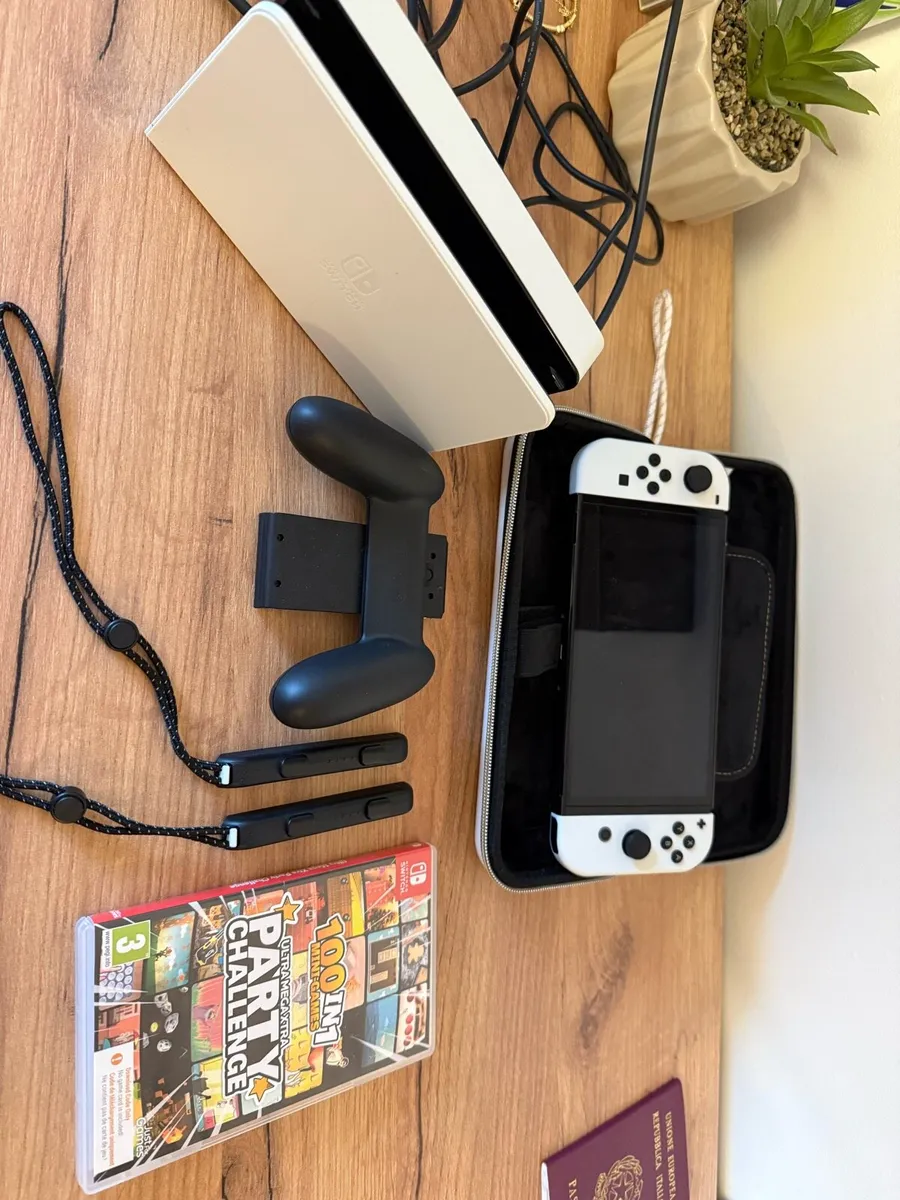 Nintendo switch oled - Image 1