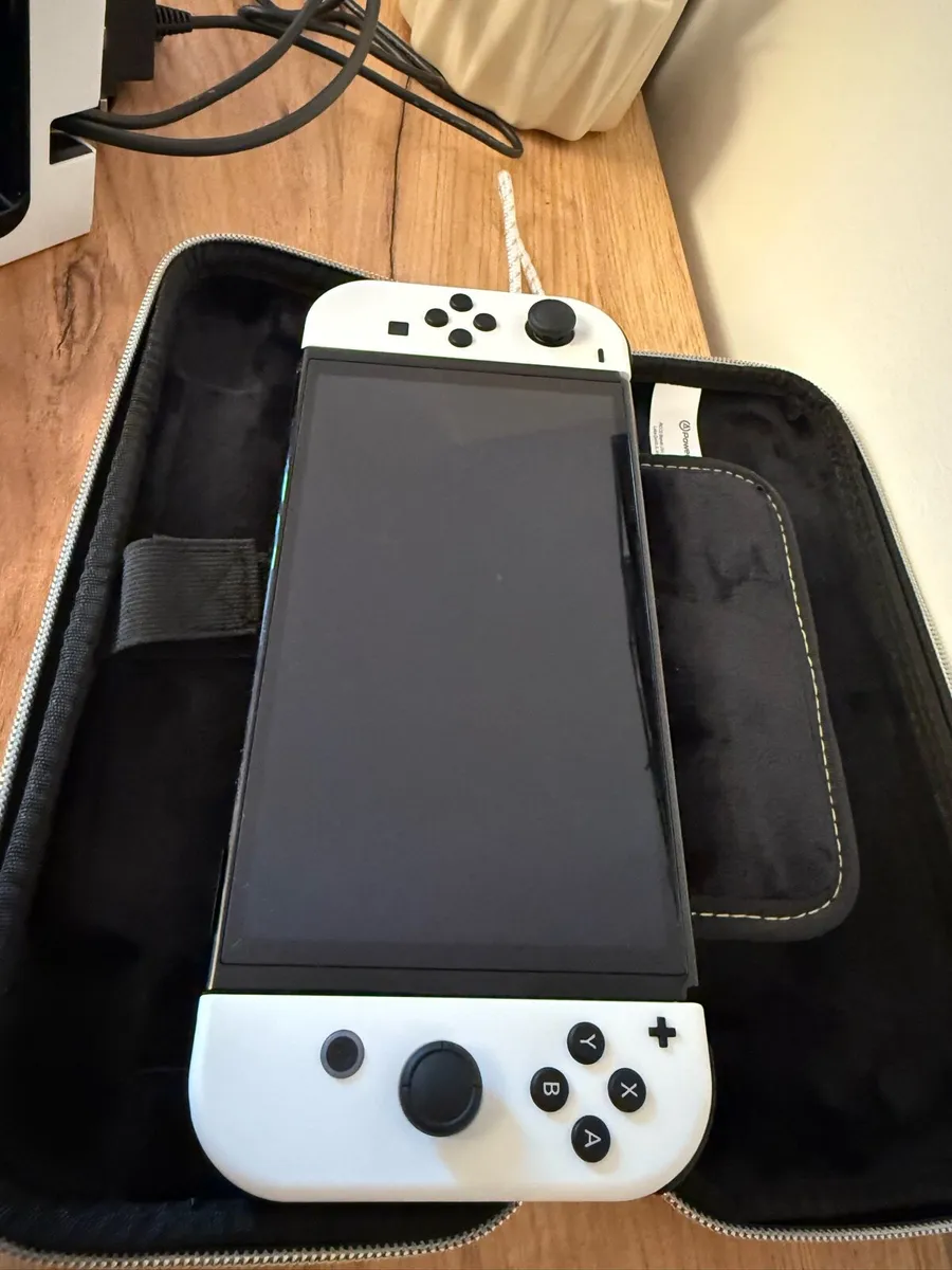 Nintendo switch oled - Image 2