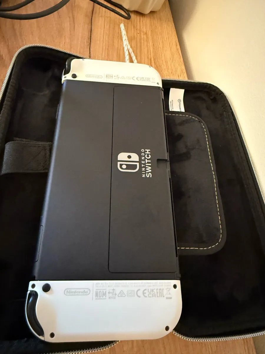 Nintendo switch oled - Image 3