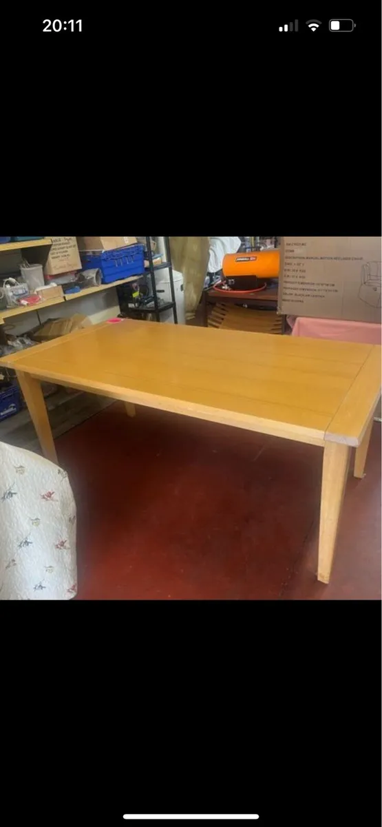 Kitchen table - Image 1