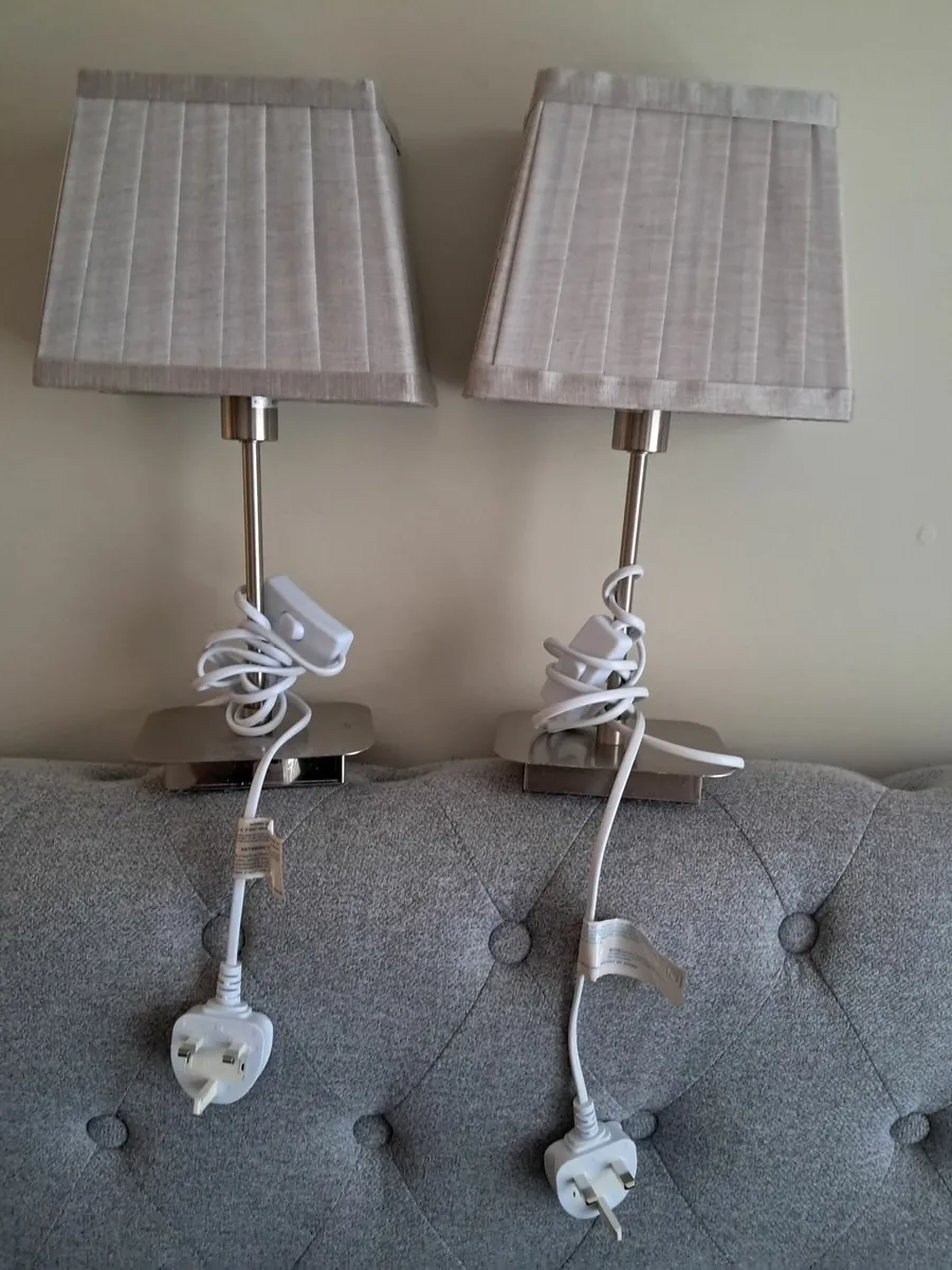 2 side lights