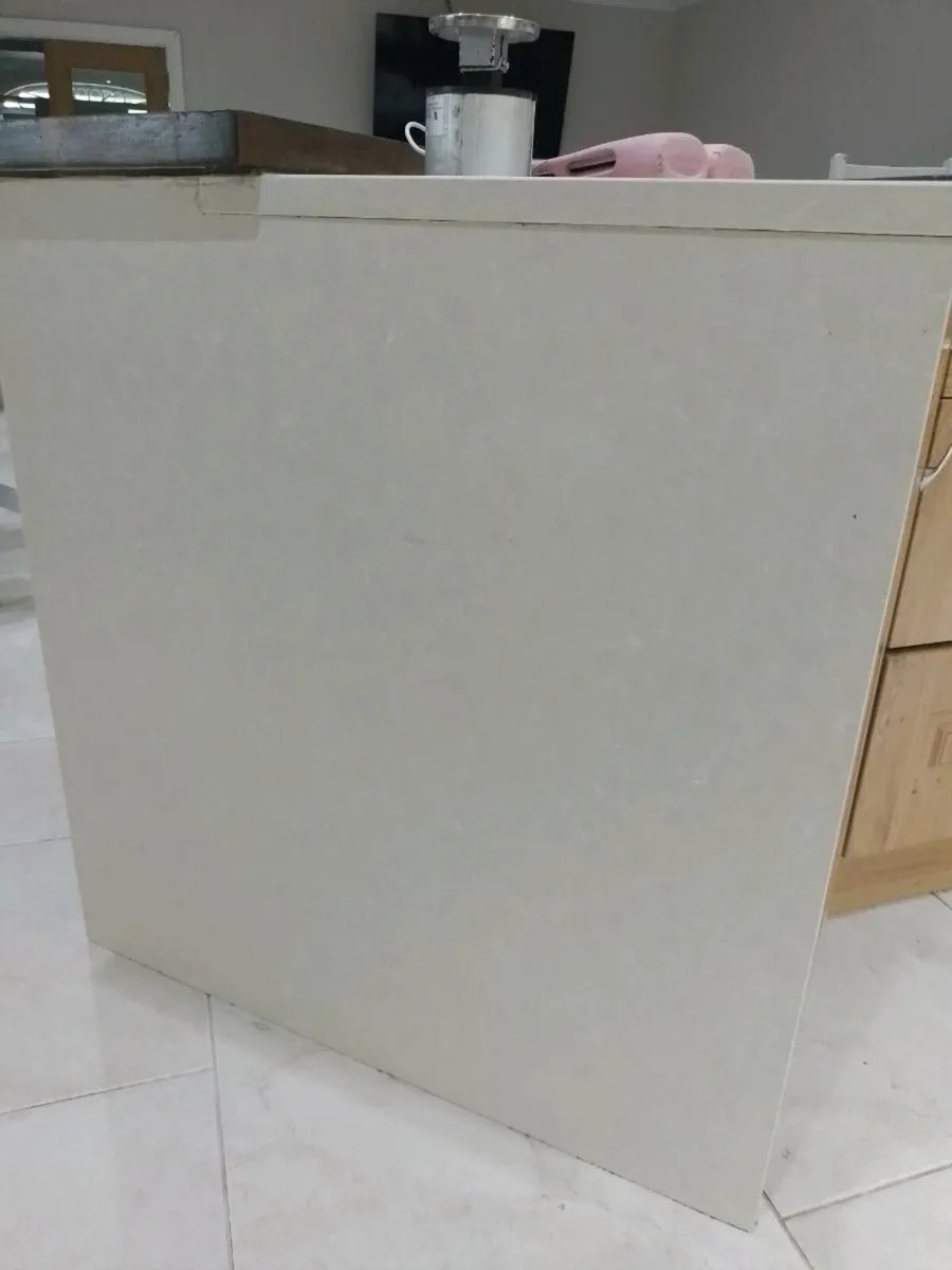 Oak veneer kitchen.and island - Image 2