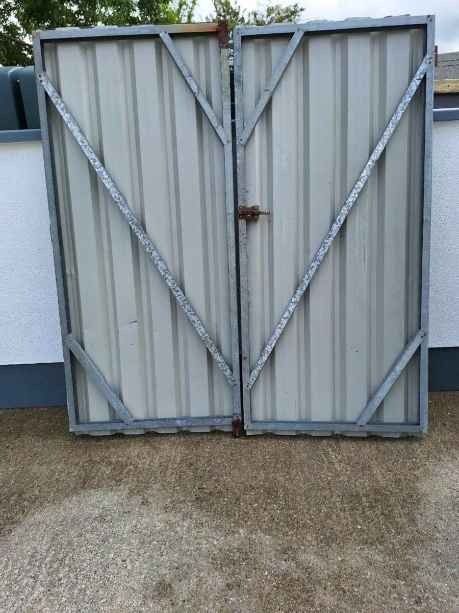 Steel garage doors - Image 2