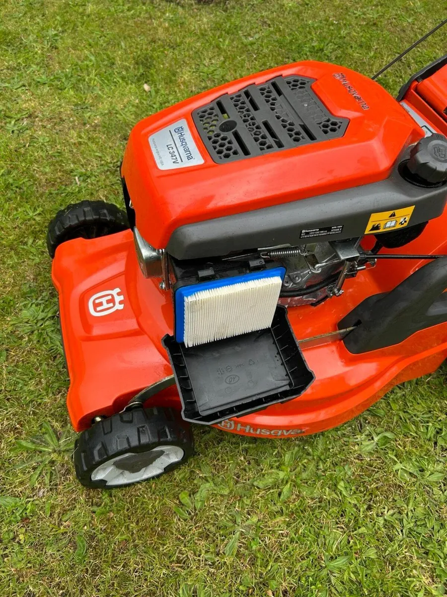 Husqvarna LC 347V lawnmower - Image 2