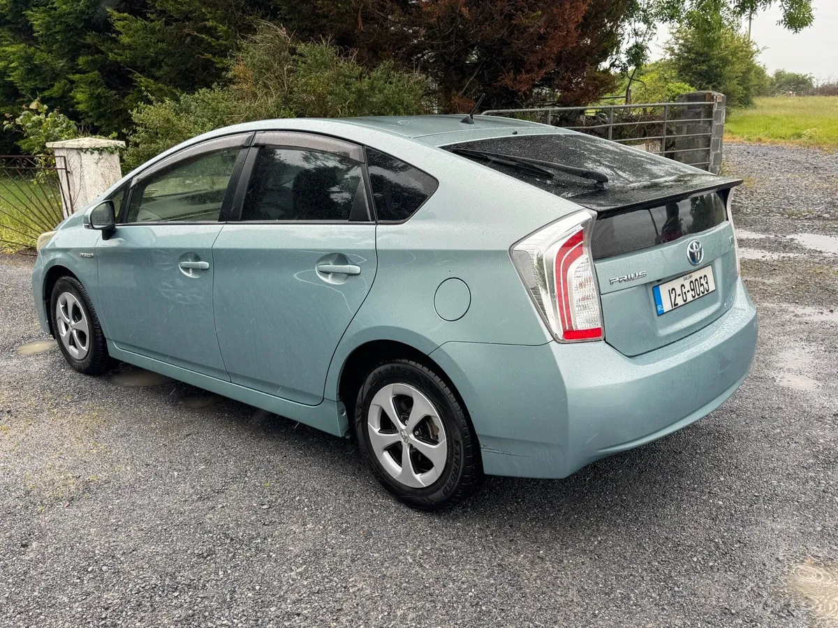 Toyota Prius 2012 G Grade - Image 1