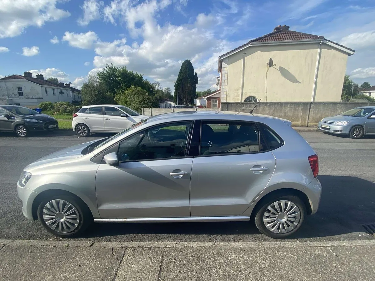 Volkswagen Polo 2009 - Image 2