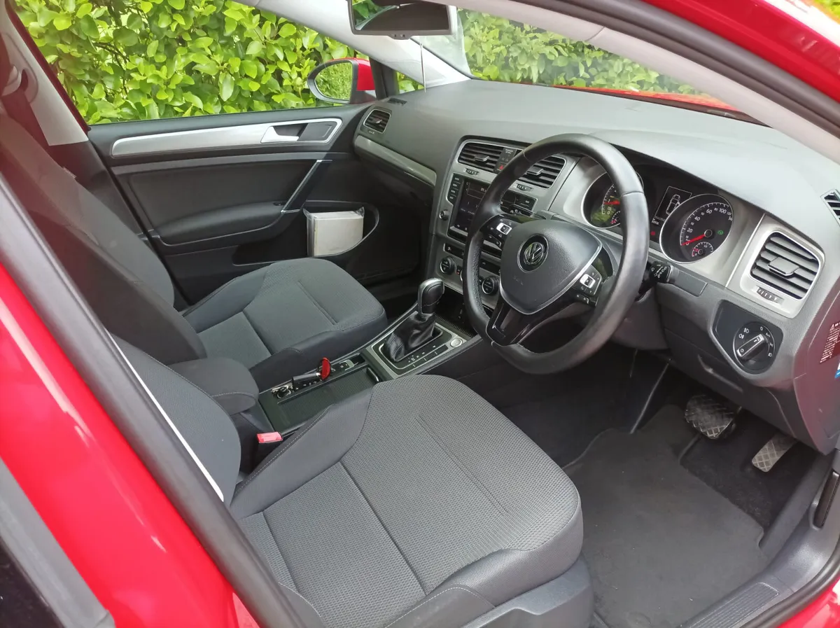 VW GOLF 1.2 TSI COMFORTLINE PLUS AUTO 2016 - Image 2