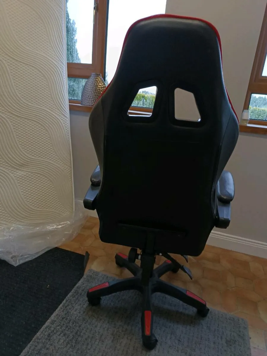 Gaming chair - Image 3