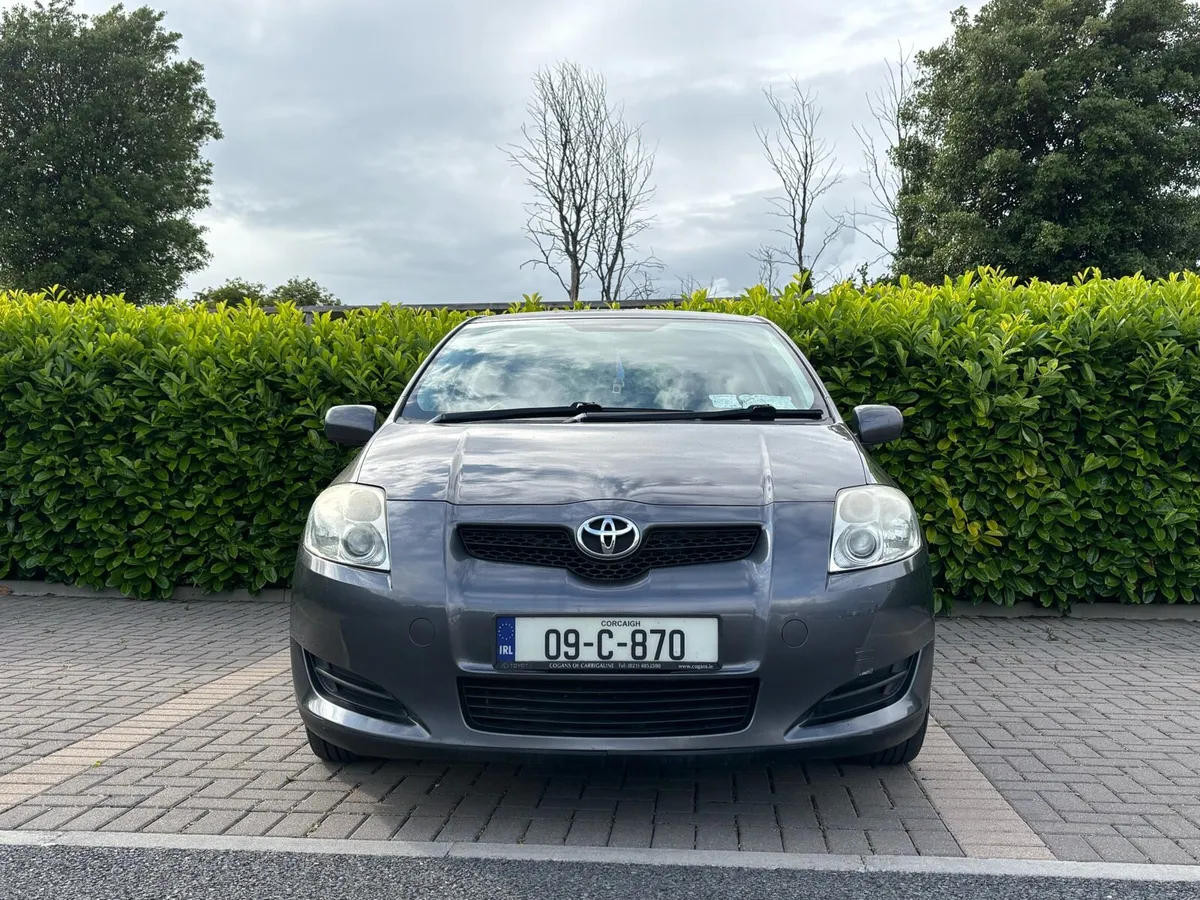 Toyota Auris 1.4 Petrol Manual 5DR NCT 5/2026 - Image 3
