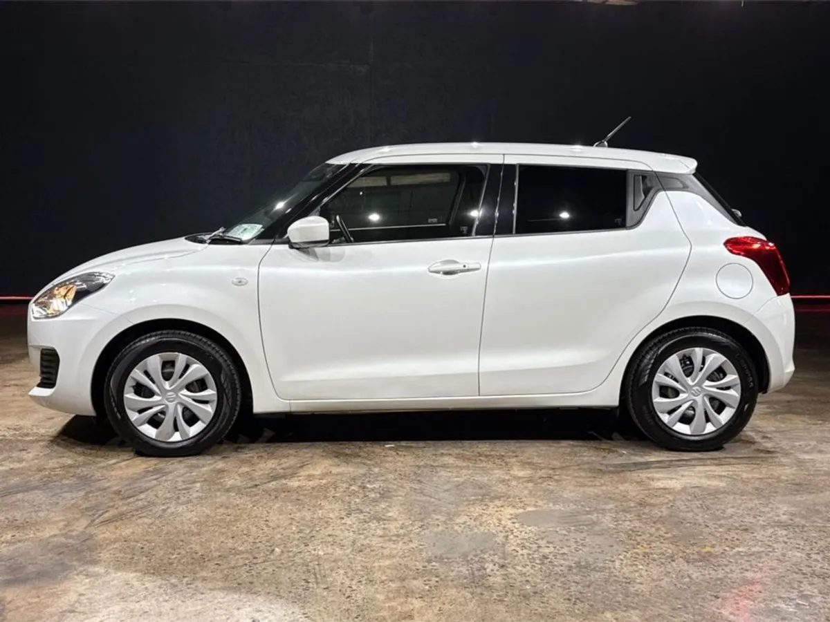 Suzuki Swift 1.2 AUTOMATIC - REVERSE CAMERA - FRES - Image 3
