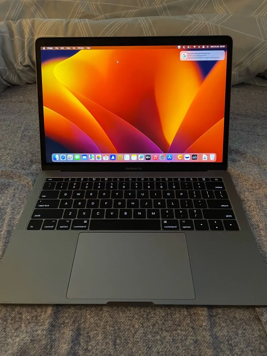 Laptop - Image 2