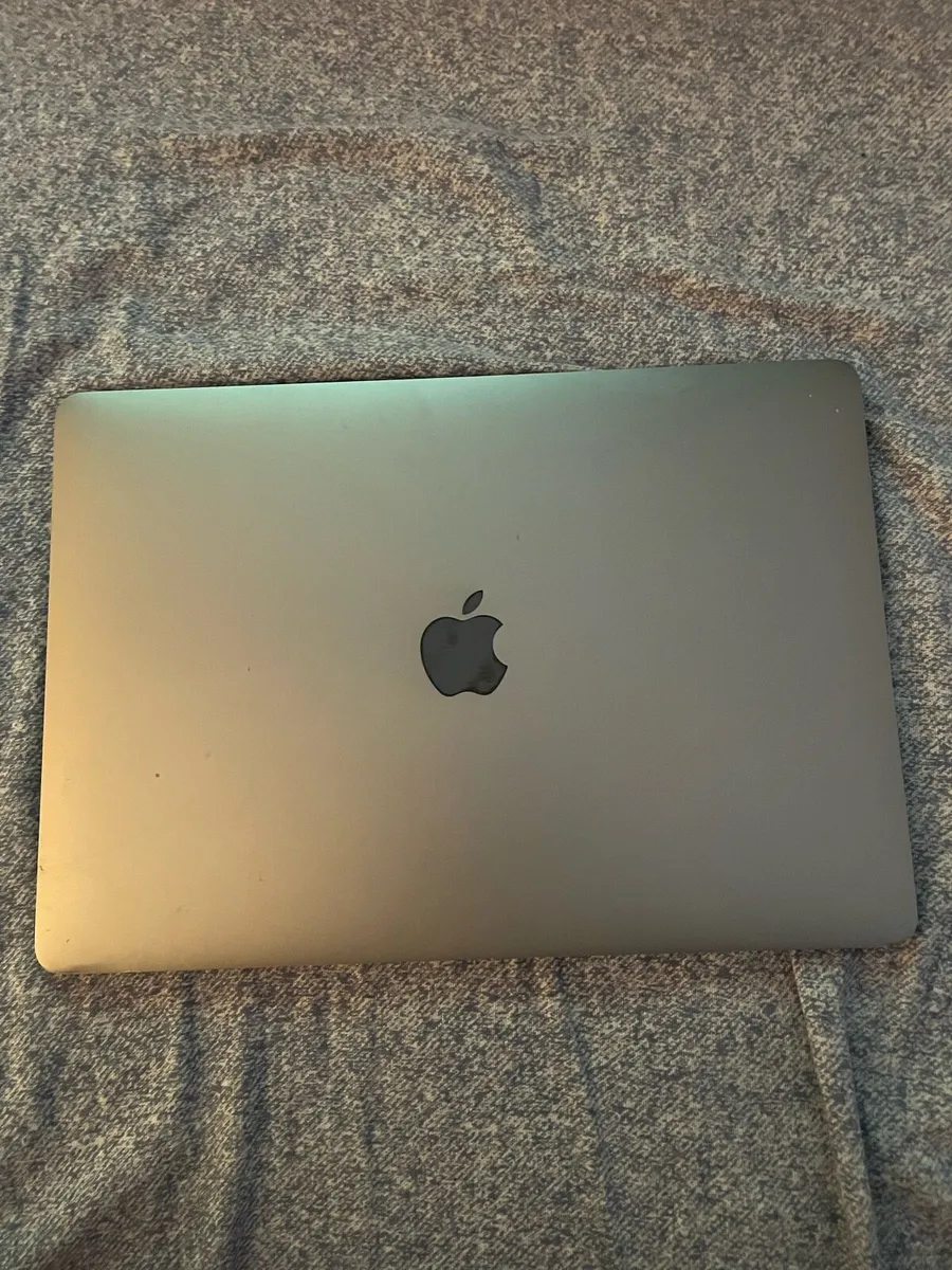 Laptop - Image 3