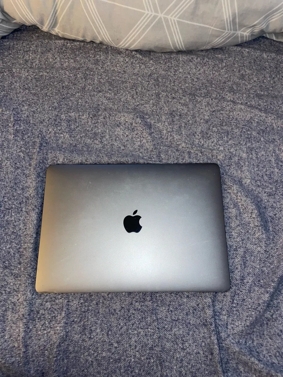 Laptop - Image 4