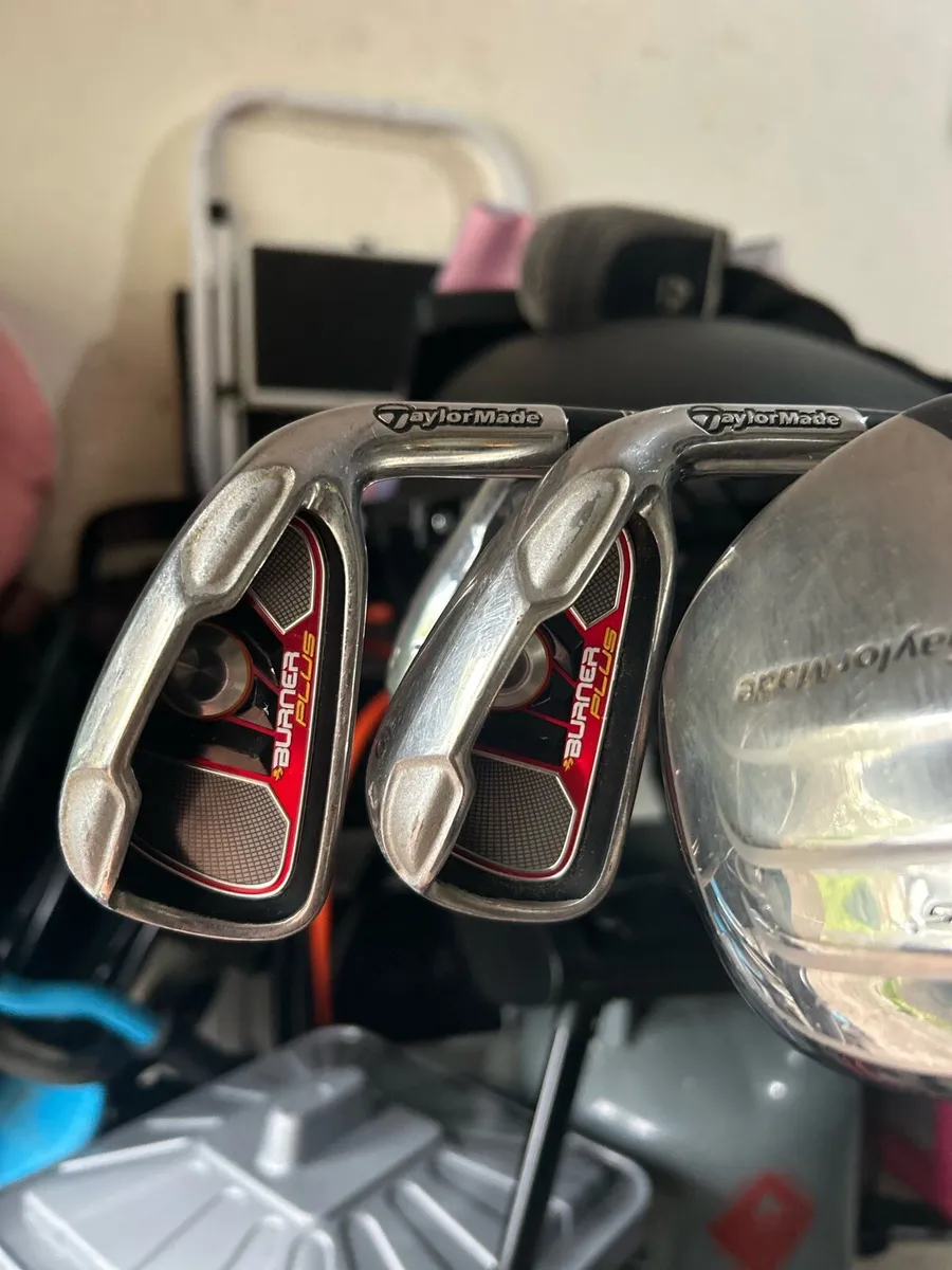 TaylorMade BURNER PLUS Iron Set 3-Sw + 3 wood s - Image 1