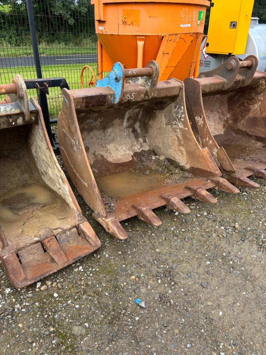 Used 13 & 20 Ton Excavator Buckets - Image 2