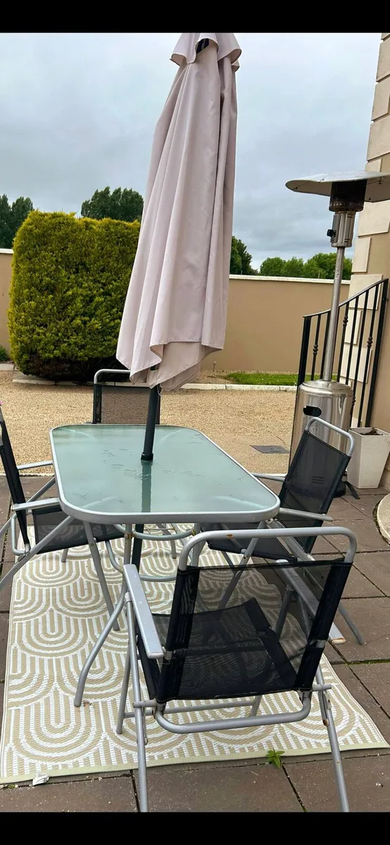 Patio table 6 chairs and umbrella - Image 2