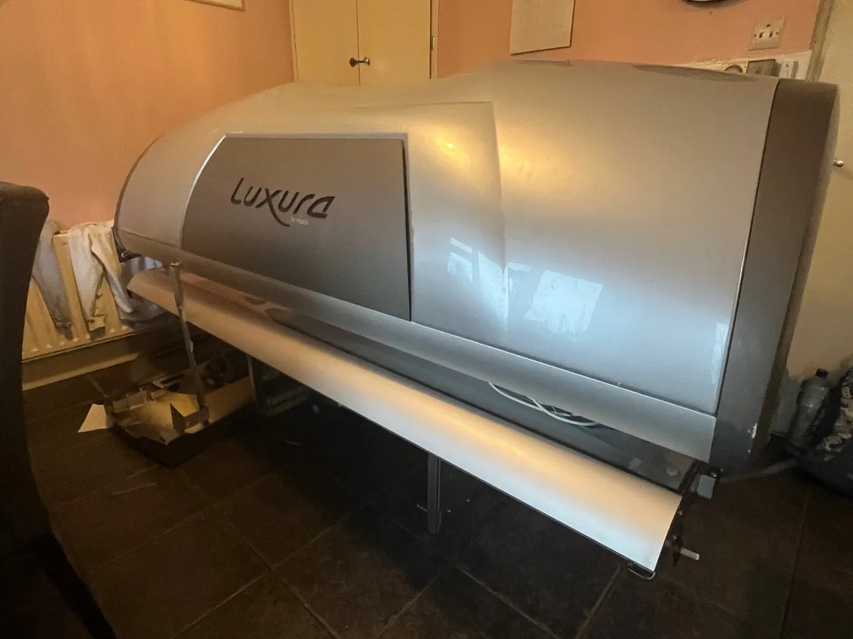 Professional Sunbed For Salon - Image 1