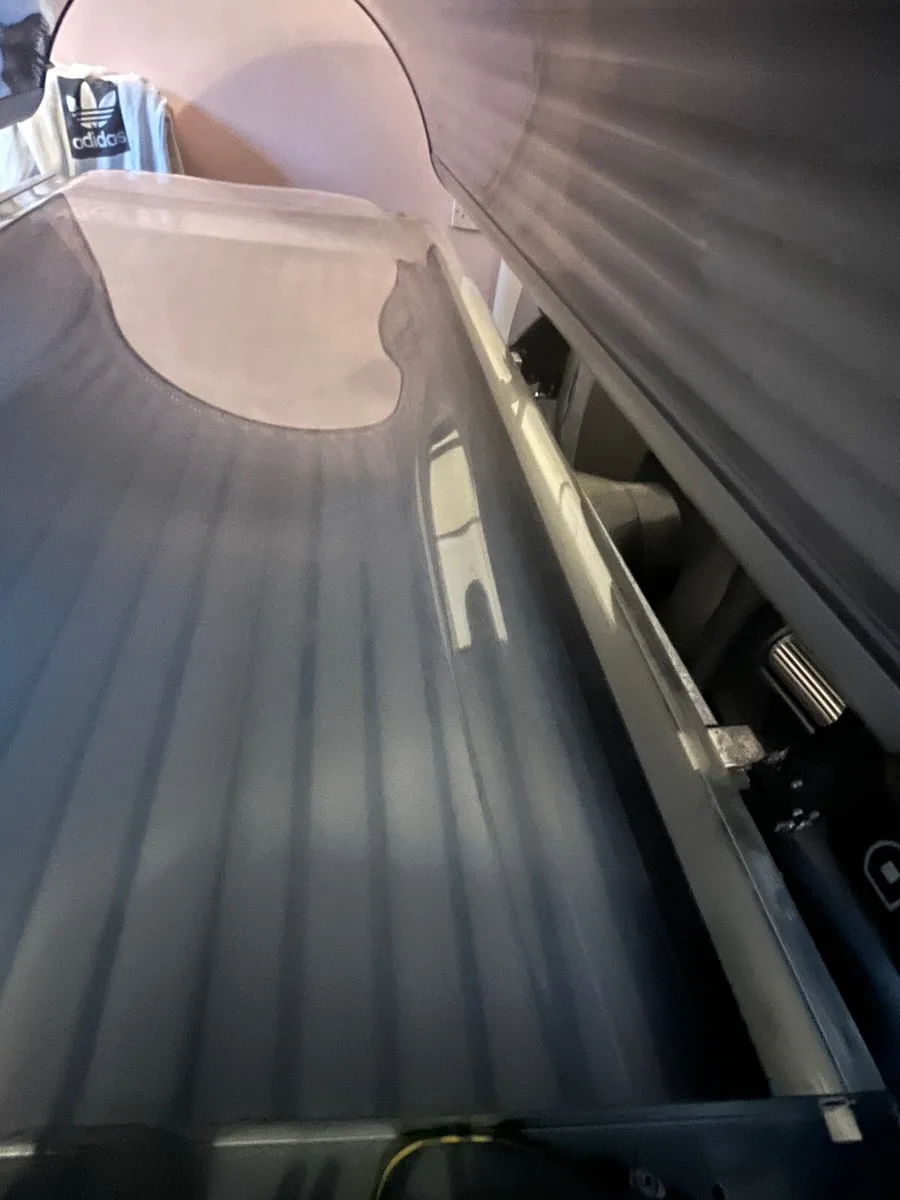 Professional Sunbed For Salon - Image 2