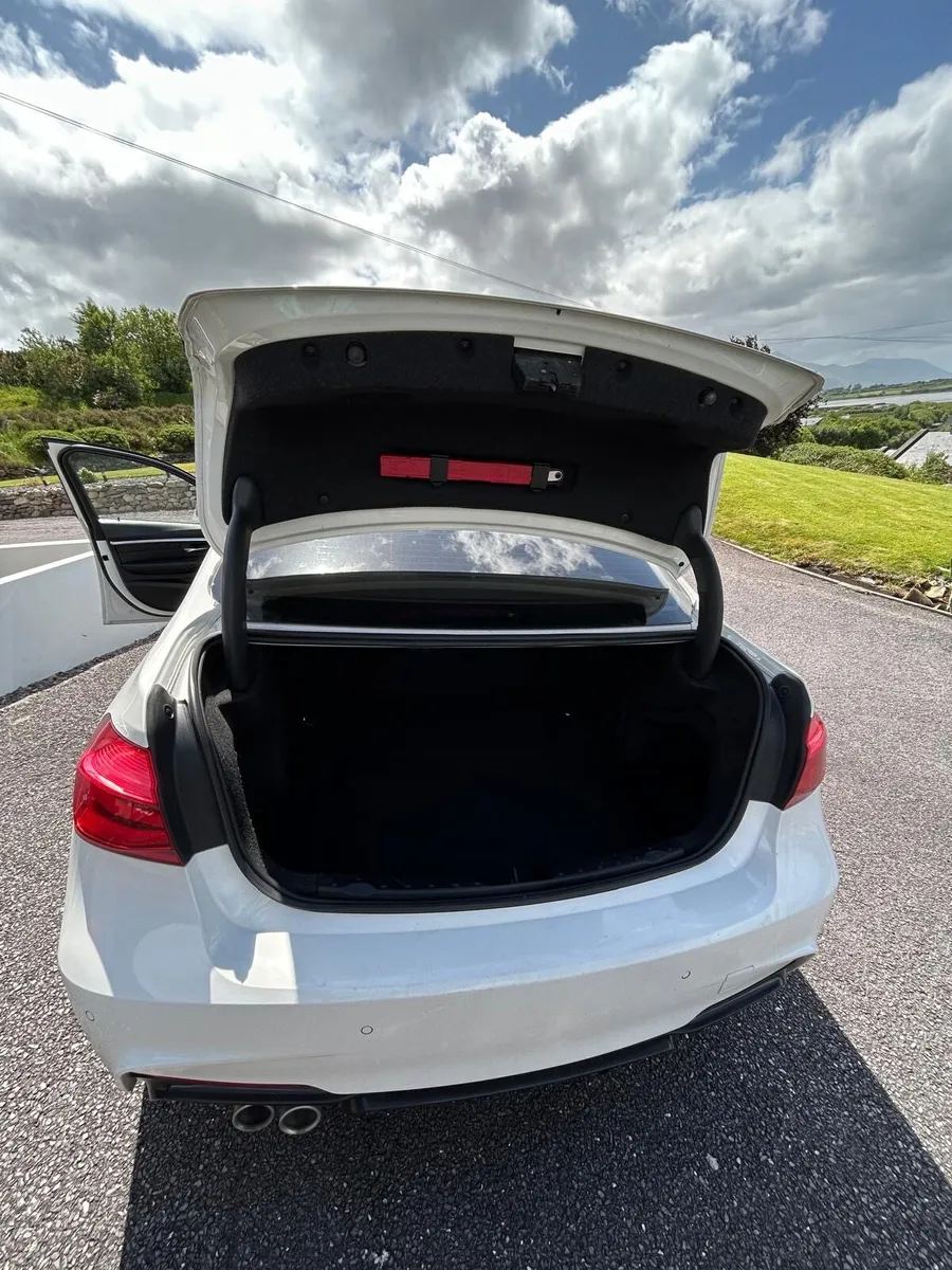BMW 320d *Msport* - Image 4