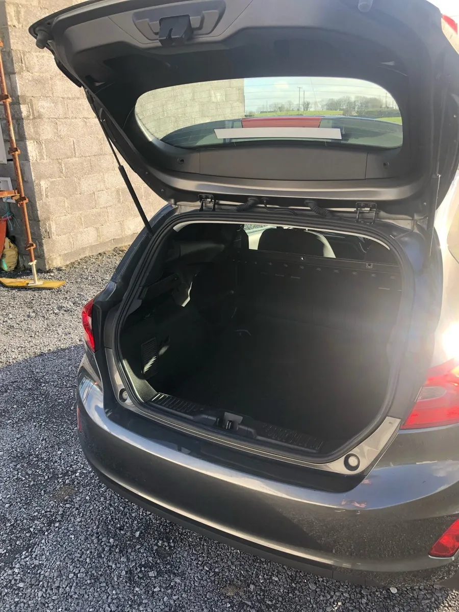 Ford Fiesta Van - Image 3