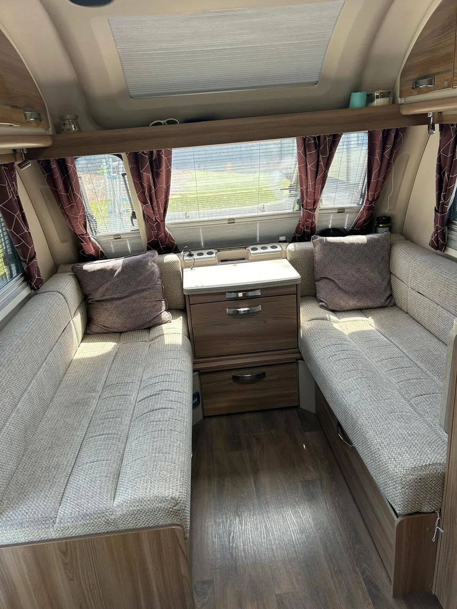 2019 Swift Challenger 645 - Image 3