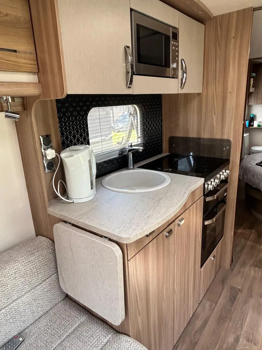 2019 Swift Challenger 645 - Image 4