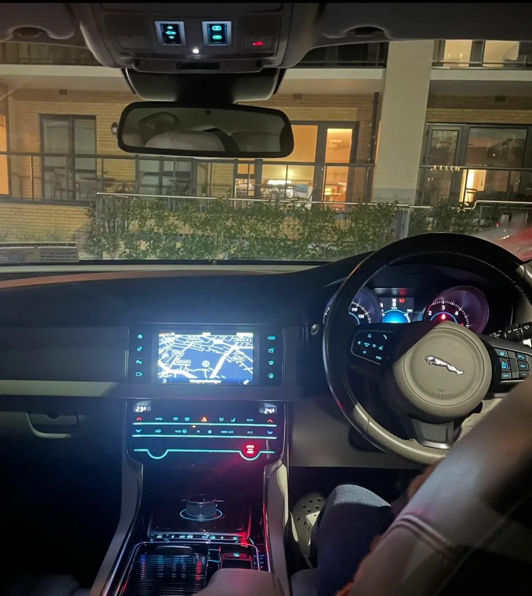 Jaguar XF 2015 portfolio"panaromic sunroof" - Image 1