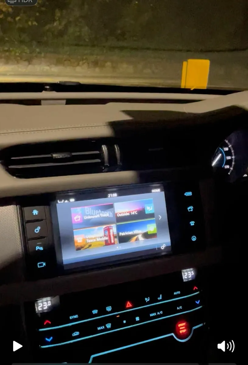 Jaguar XF 2015 portfolio"panaromic sunroof" - Image 4