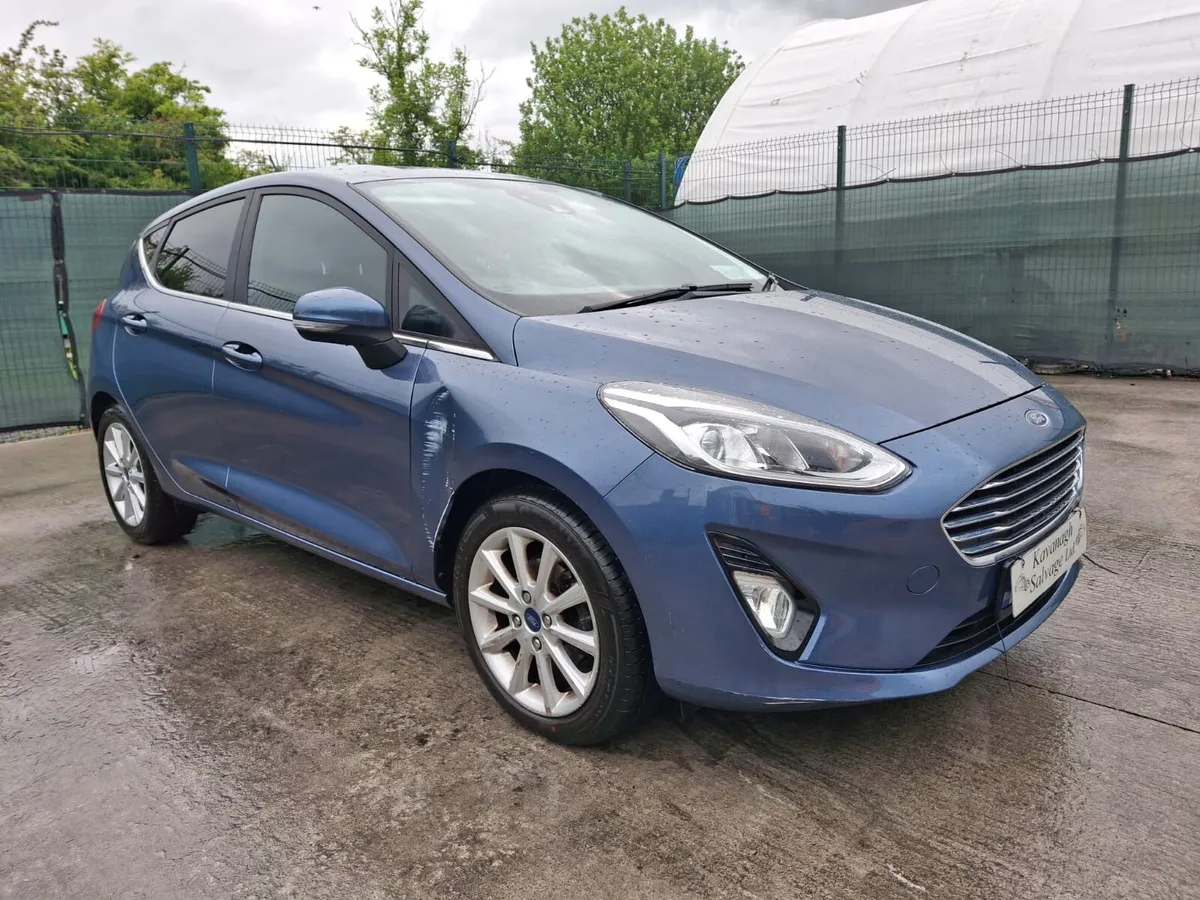 202 Ford fiesta light damage - Image 1