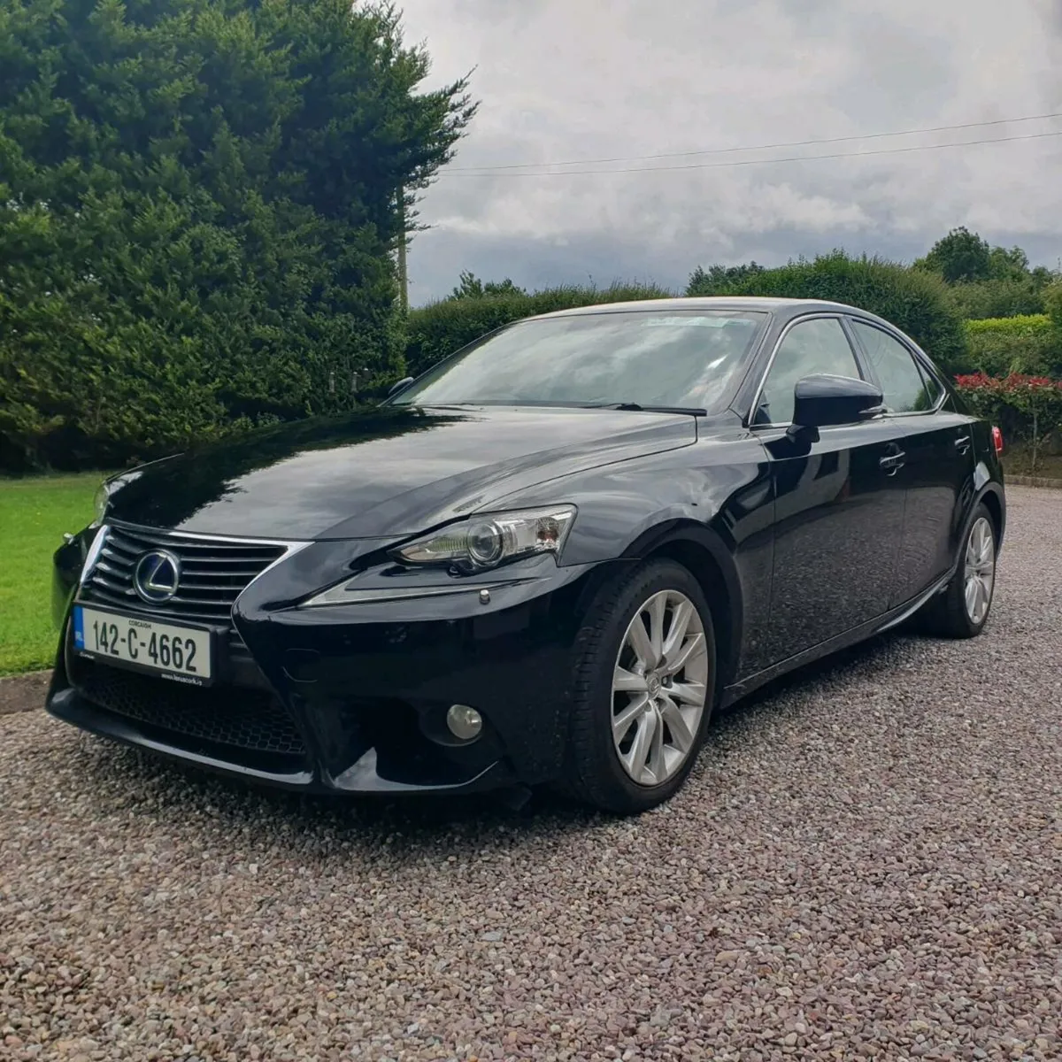 Lexus IS300h - Image 1