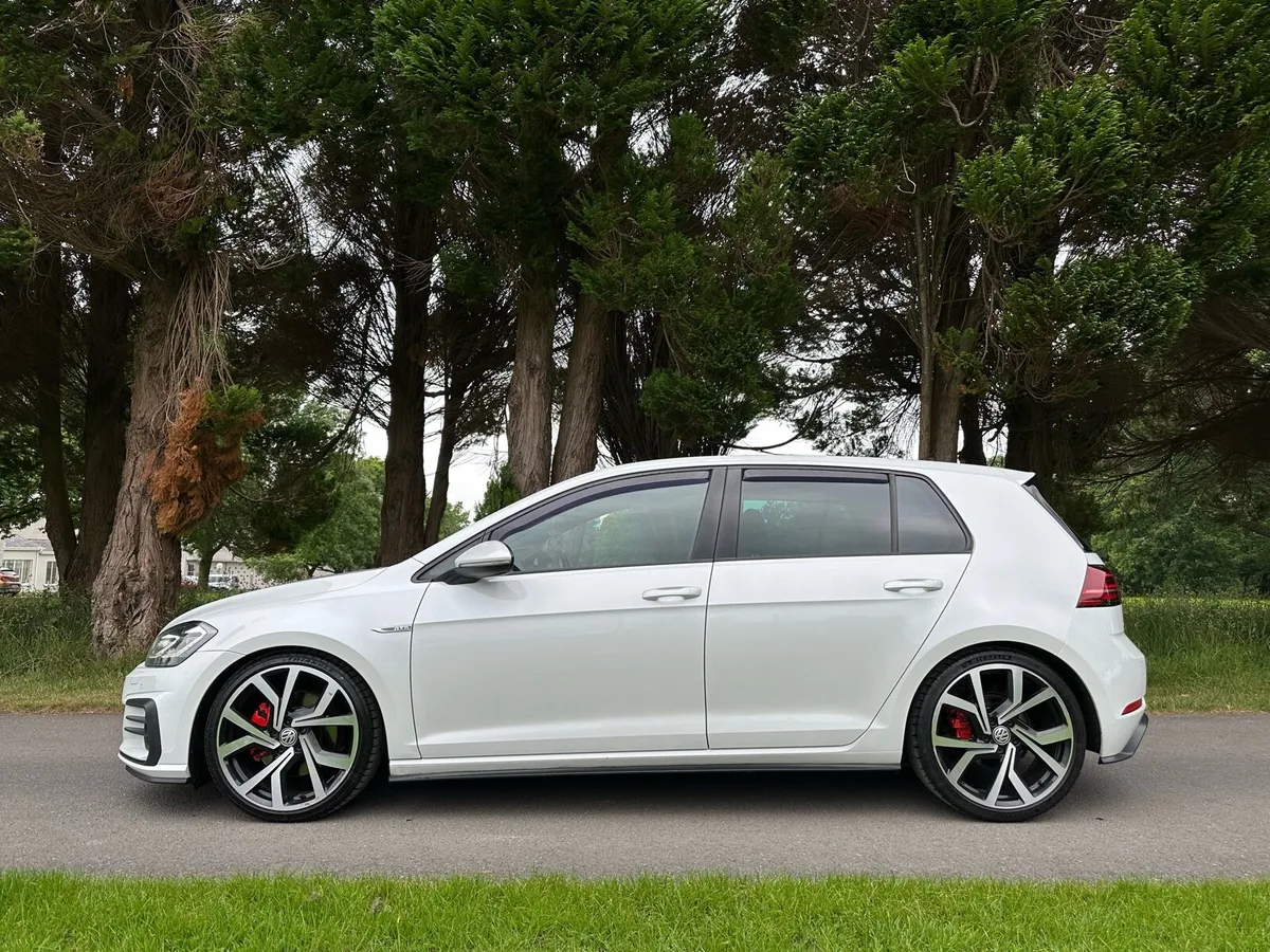 Volkswagen Golf GTD 7.5 - Image 1