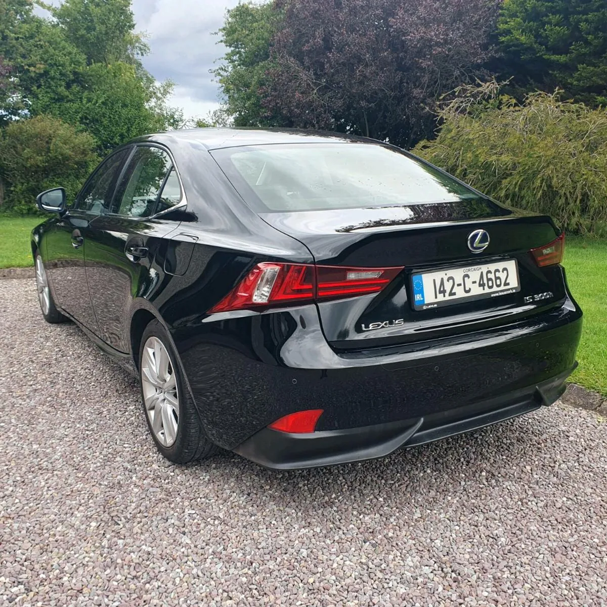 Lexus IS300h - Image 2