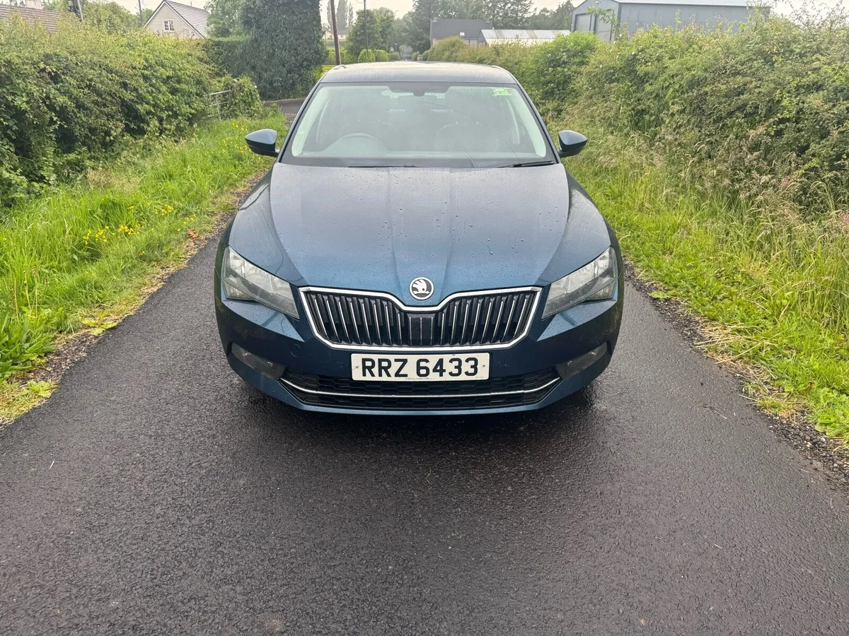 2018 SKODA SUPERB - Image 2