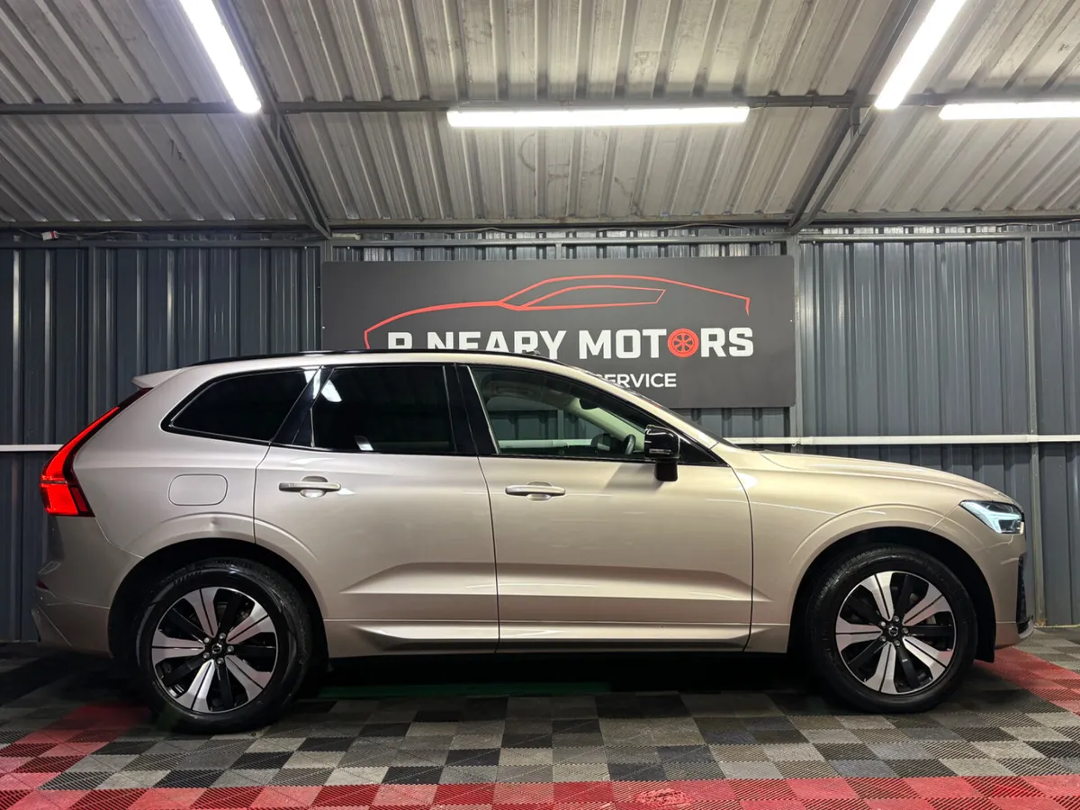2023 232 Volvo XC60 PHEV 350Bhp Automatic - Image 3
