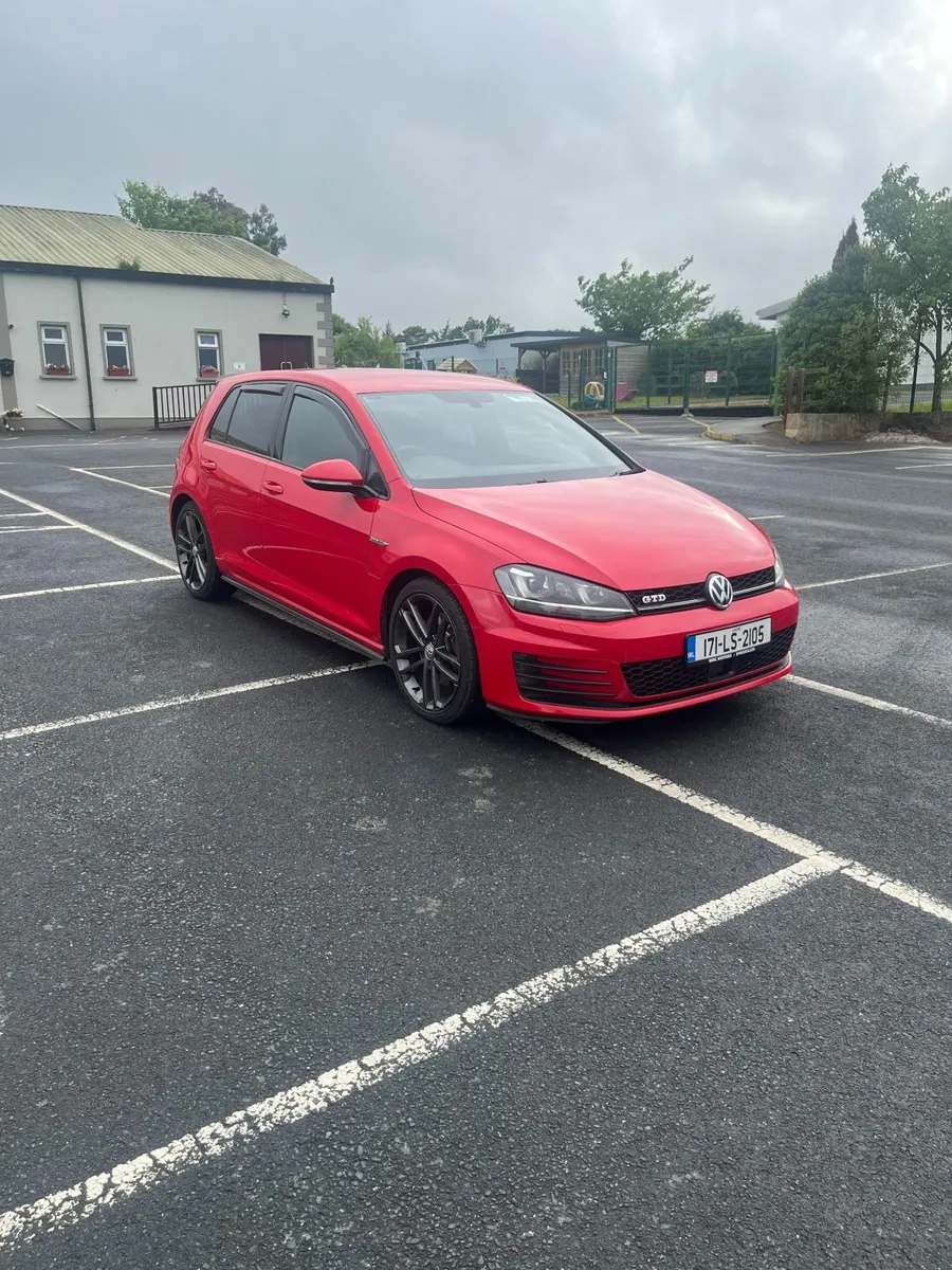 Volkswagen Golf 2017 GTD - Image 1