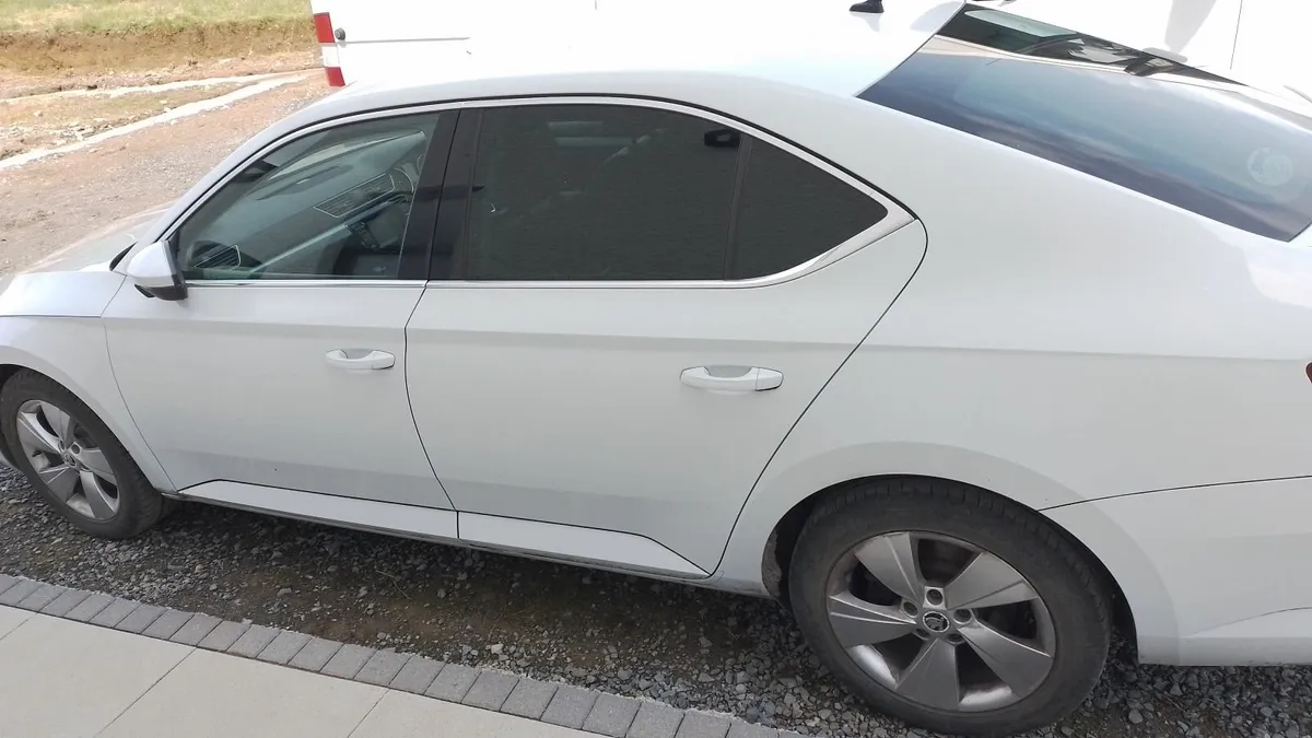 Skoda Superb 2016 - Image 4