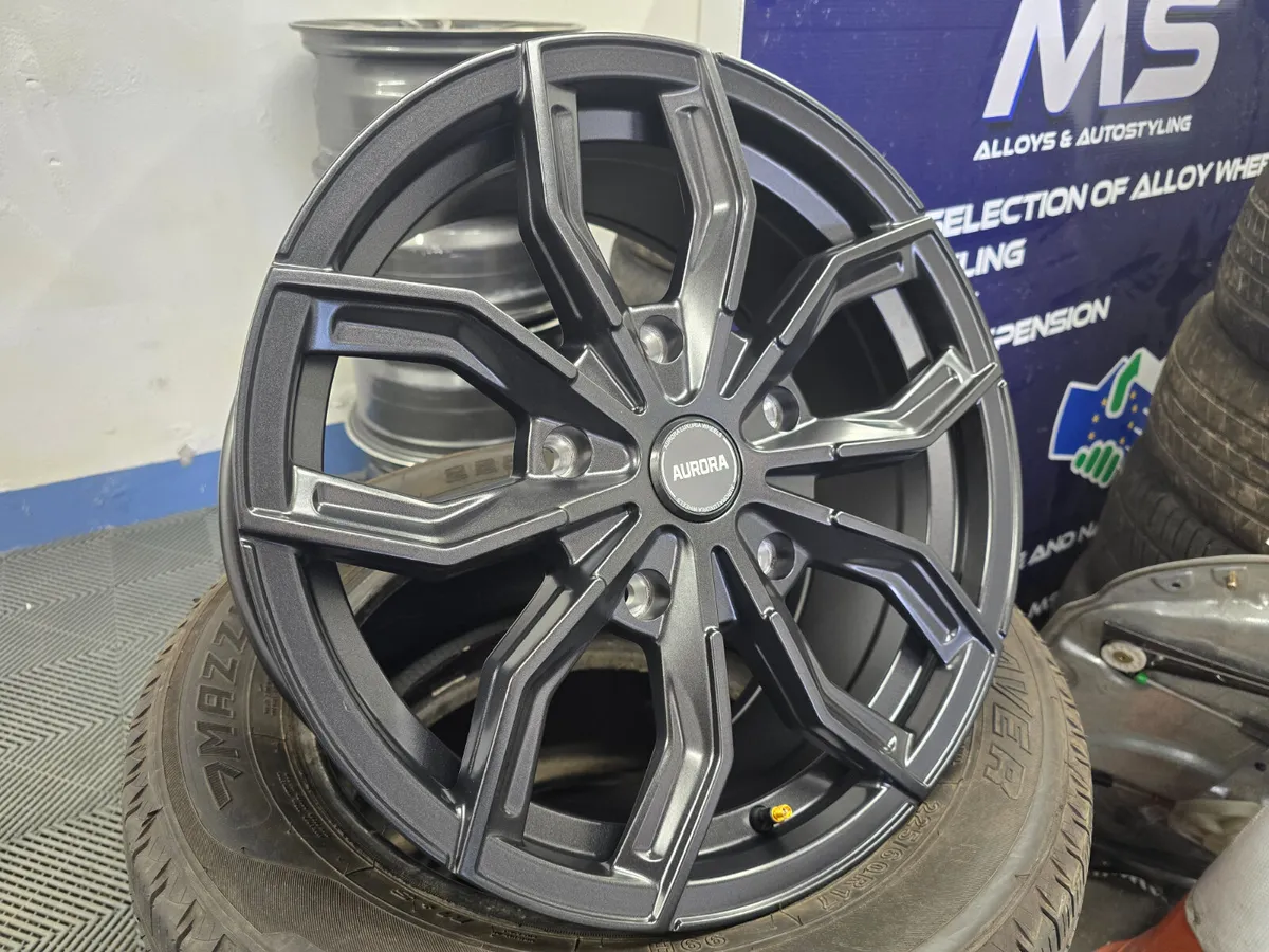 **Special** 18" Aurora AR723 - Image 4