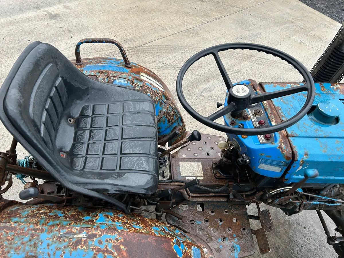 Iseki 2160 4wd Compact Tractor - Image 2