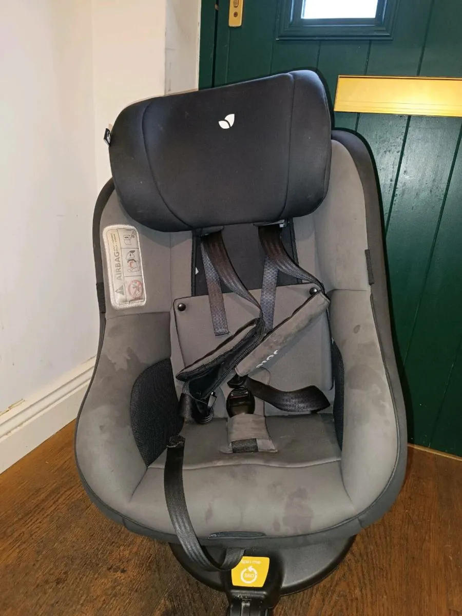 Car seats - Image 1