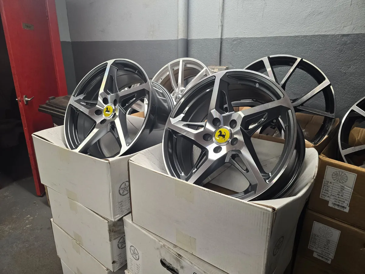 **Special** 19" Ferrari 458 Style - Image 1
