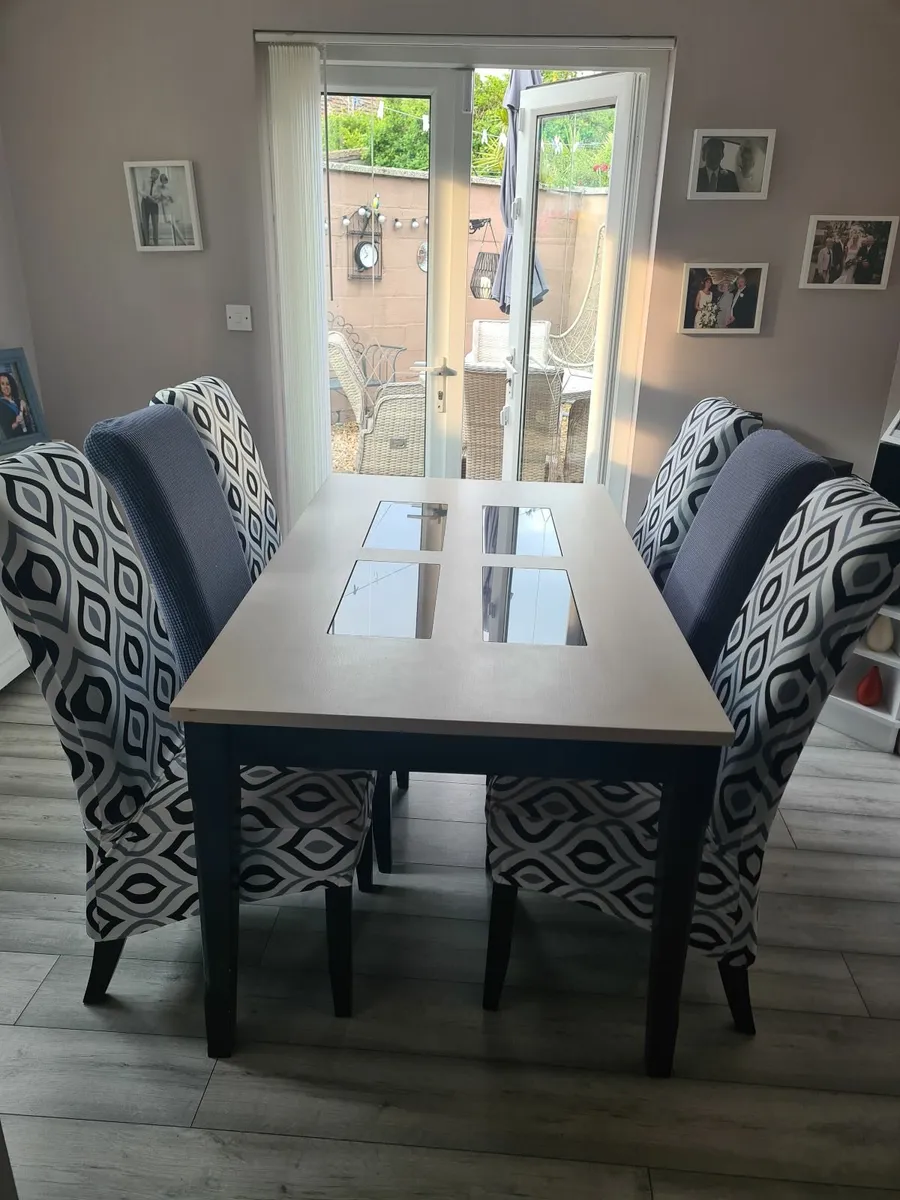 Beautiful table and chairs - Image 2