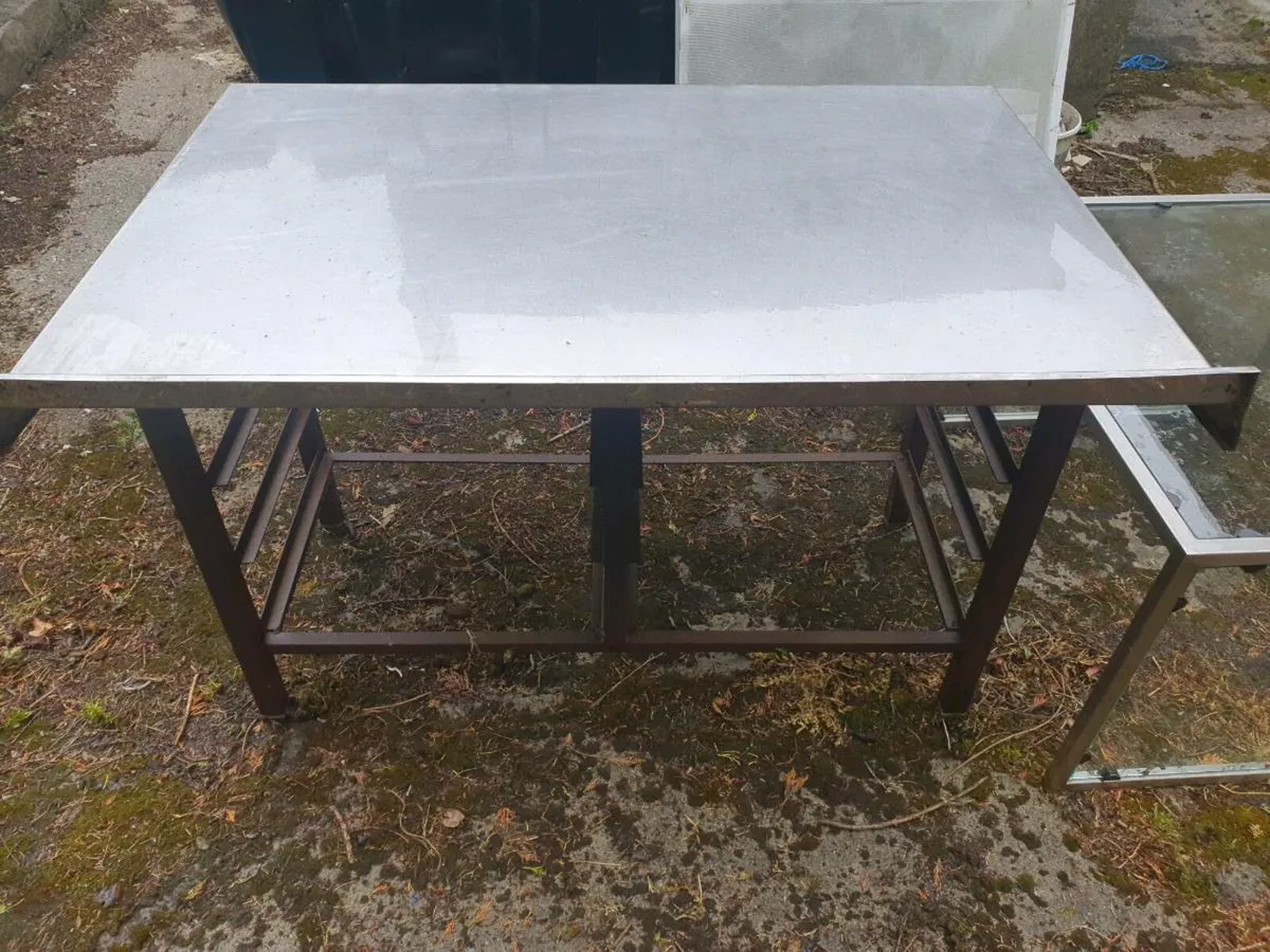 Stainless steel table - Image 1