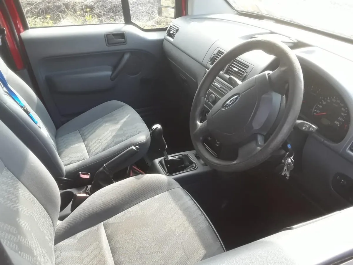Ford Transit Connect Commercial - Image 4